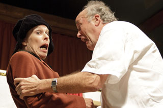 „Außer Kontrolle“ – eine Farce von Ray Cooney