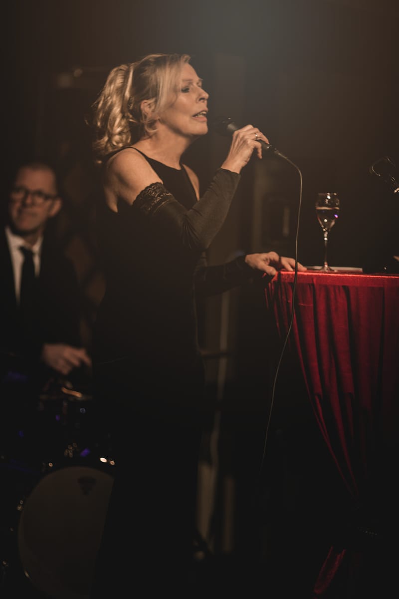 Gabriele Misch singt bei „Komm, hol den Mond“